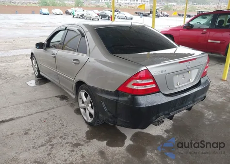 2005 Mercedes-Benz C 230 Kompressor Sport z USA, uszkodzony, nr VIN WDBRF40J65F647575